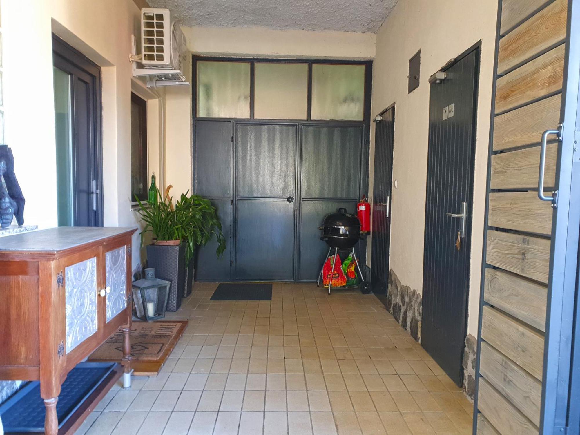 Apartment With Terrace Nona Pavla 톨민 외부 사진